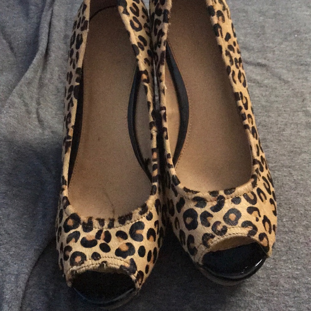 Express brand leopard wedge shoes size 8